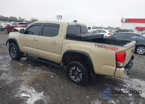2017 Toyota Tacoma Trd Off Road z USA, uszkodzony, nr VIN 5TFCZ5AN8HX082217